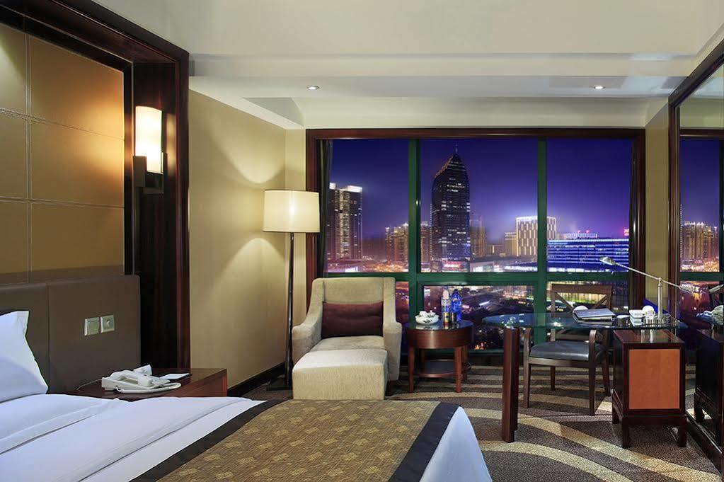 Empark Grand Hotel Chongqing Exterior foto